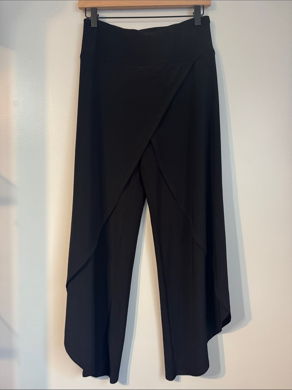 joseph ribkoff Black Stretch Pull On Classic Overlay Wide Leg Flowy Pant Sz 6 - Picture 10 of 13